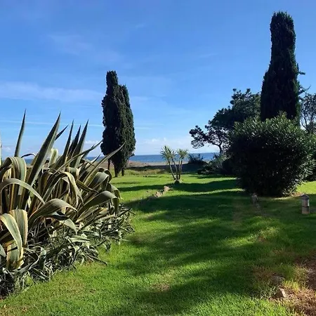 Апартаменты Grand Les Pieds Dans L'eau *